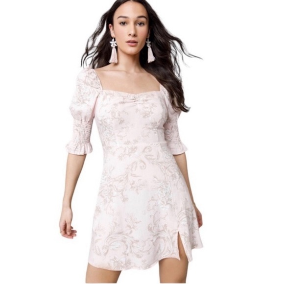 Francesca's Collections Dresses & Skirts - Francesca’s Mi Ami Pink Floral Smocked Sleeve Linen Mini Dress